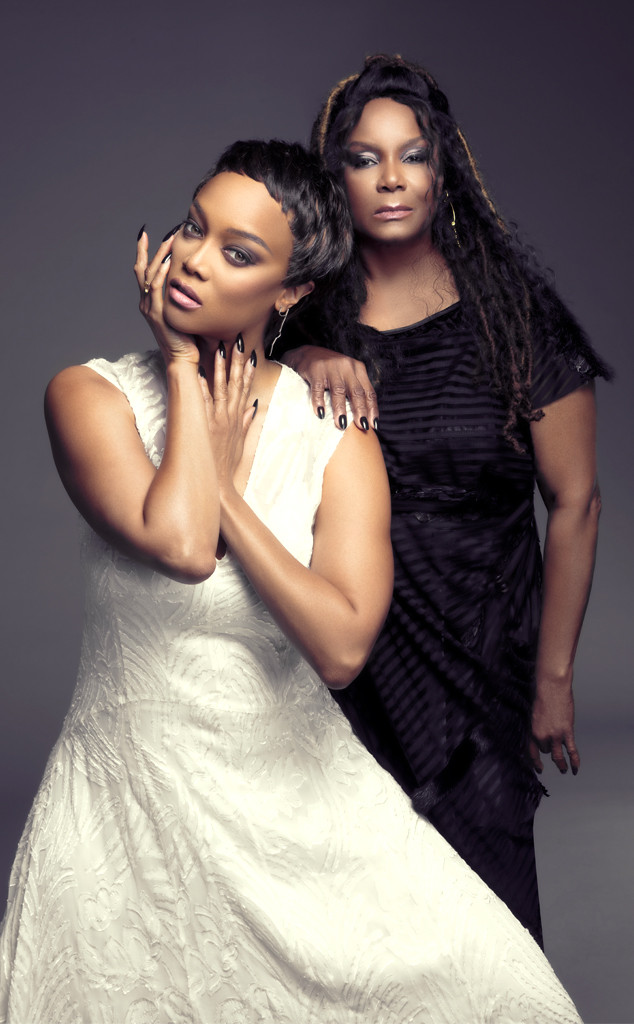 Tyra Banks And Her Mom Turn Into Famous Mother Daughter Duos E Online Au